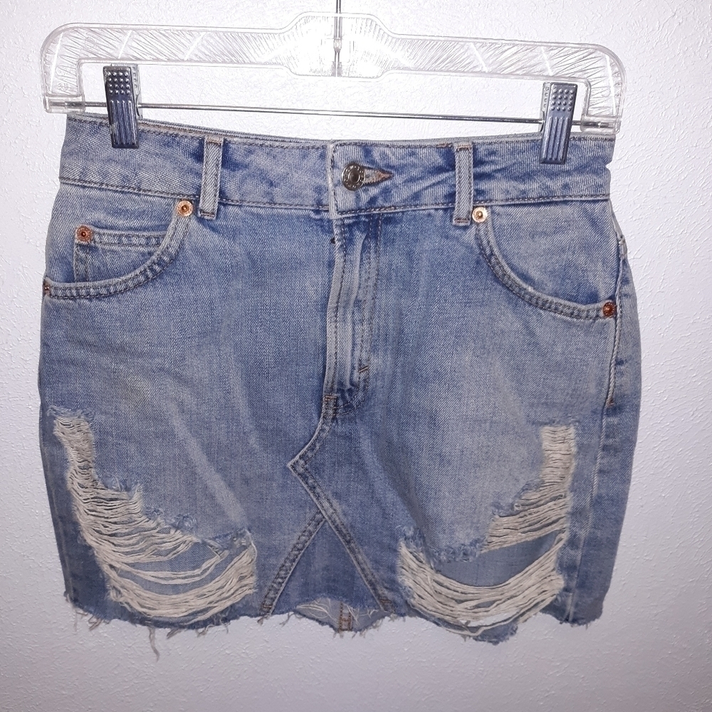🌟 Topshop moto distressed denim skirt size 4